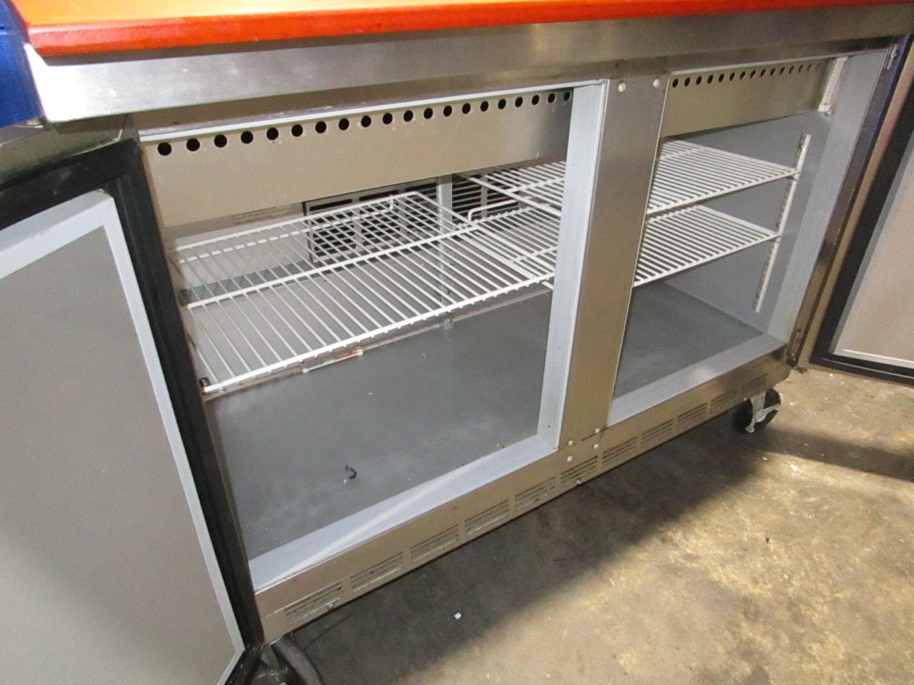 Beverage air sandwich prep table