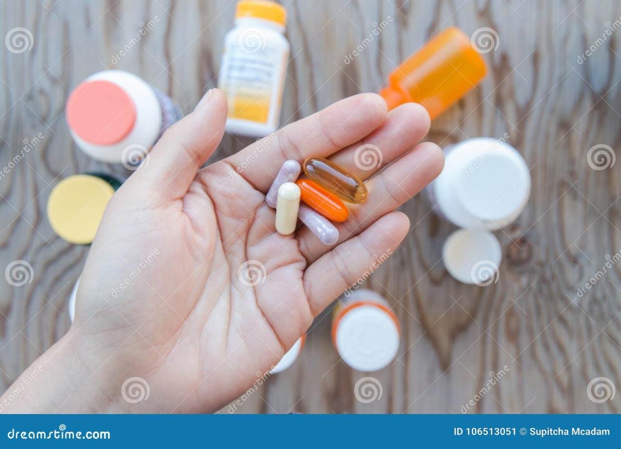 Healthy Vitamin Upplement Capsules Stock Image - Image of heart ...