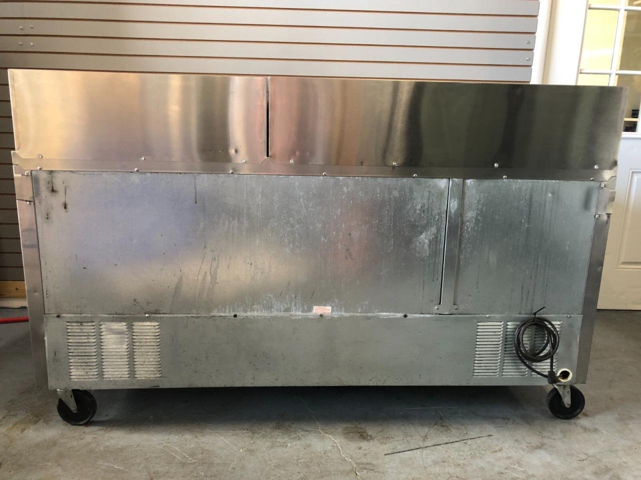 Beverage air sandwich prep table